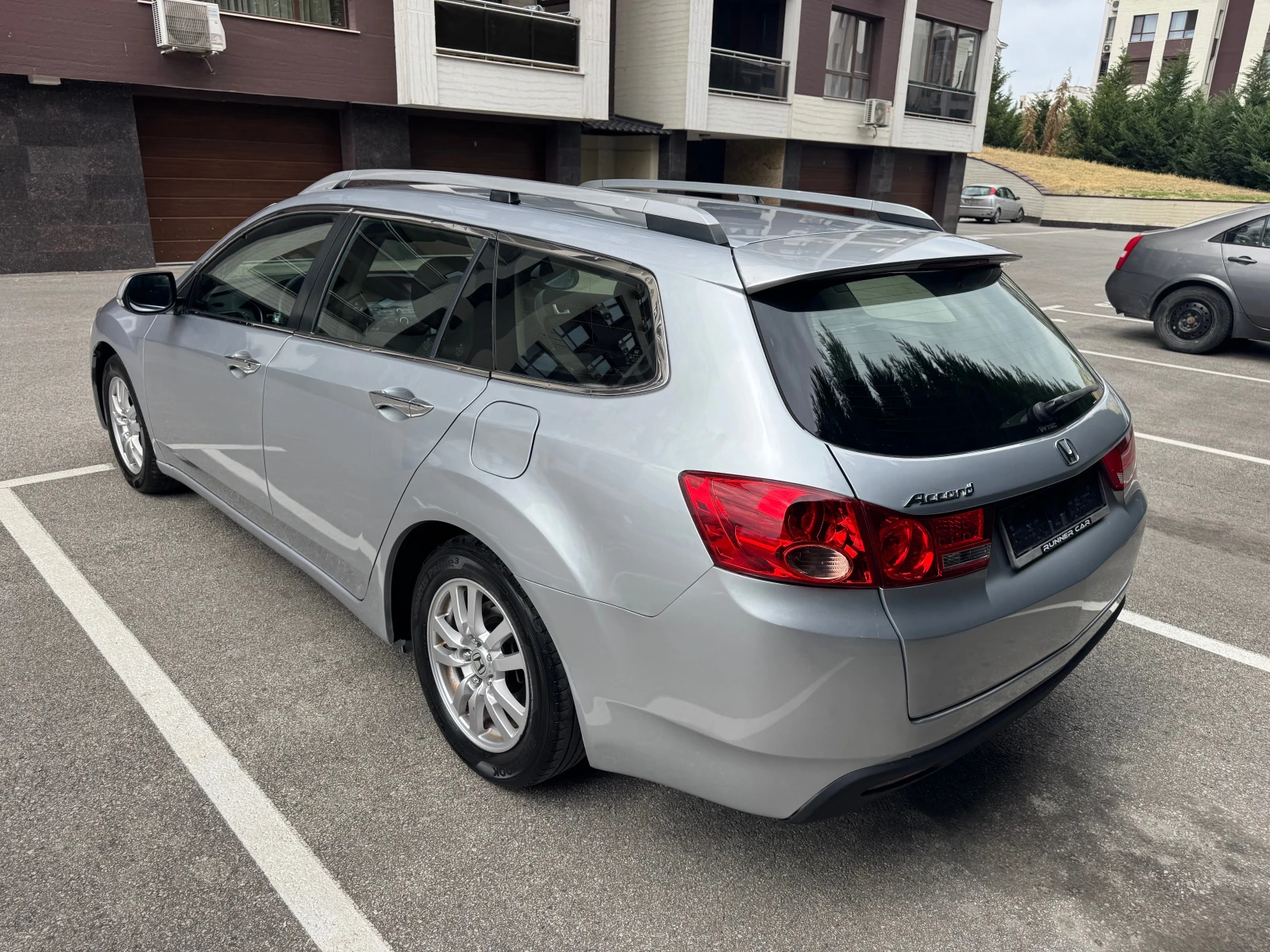 Honda Accord 2.0i Facelift Автоматик - изображение 6