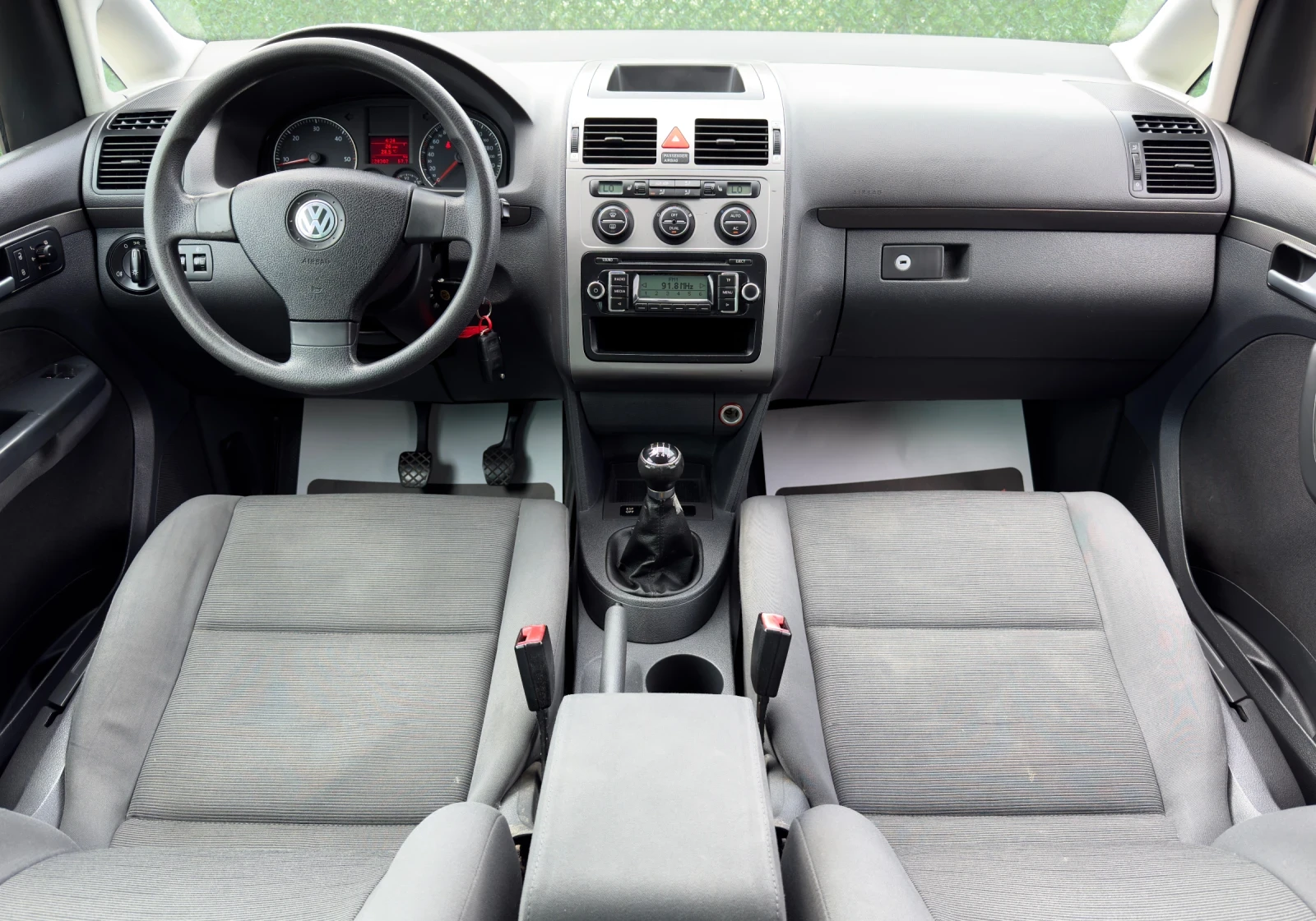 VW Touran 1.9TDi 90hp  * XENON* FACELIFT* , снимка 10 - Автомобили и джипове - 51394812