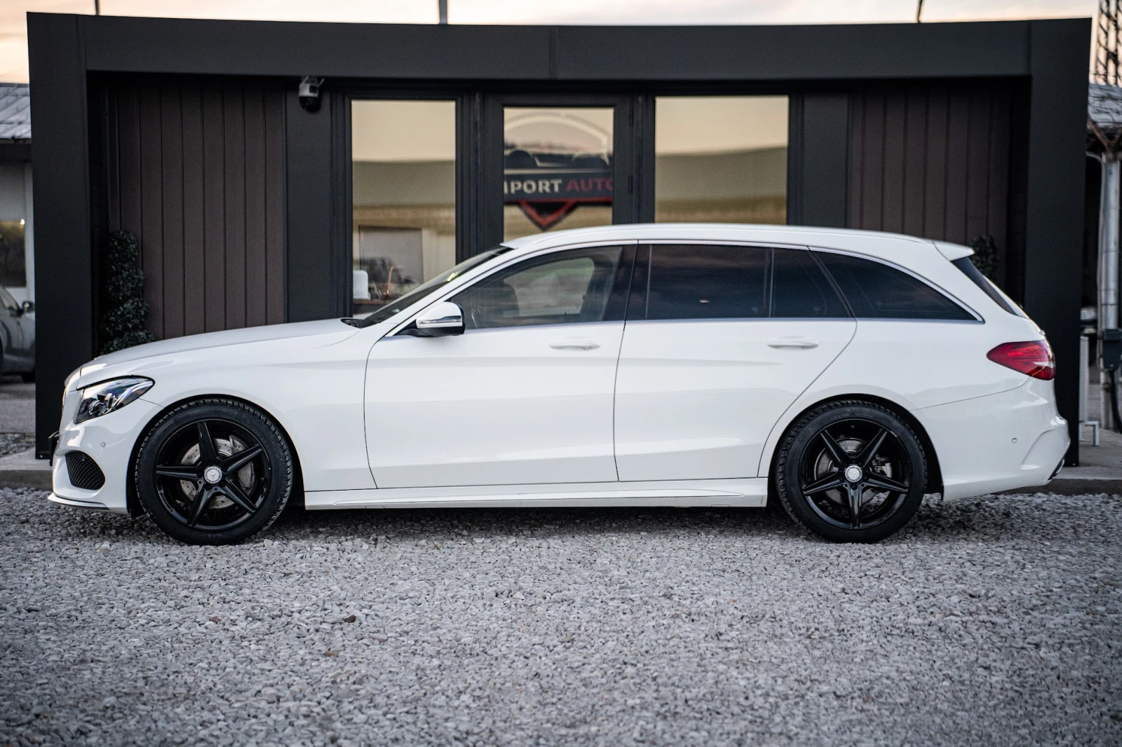 Mercedes-Benz C 220 CDI* AMG* LED - изображение 4