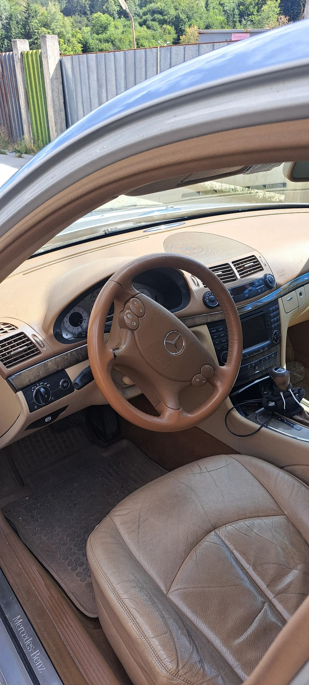 Mercedes-Benz E 320  - изображение 3