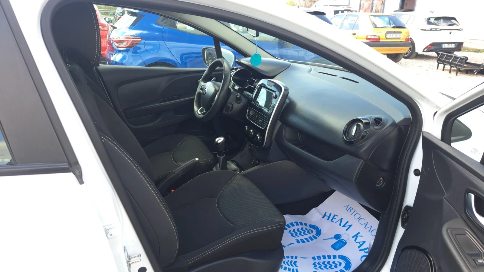 Renault Clio 1.5 DCI, снимка 12 - Автомобили и джипове - 54144624