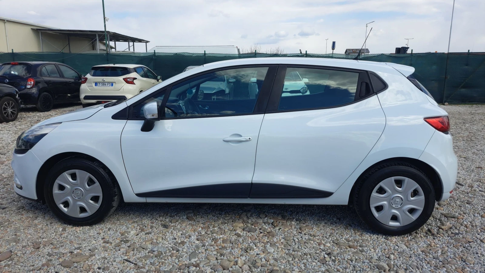 Renault Clio 1.5 DCI, снимка 3 - Автомобили и джипове - 54144624