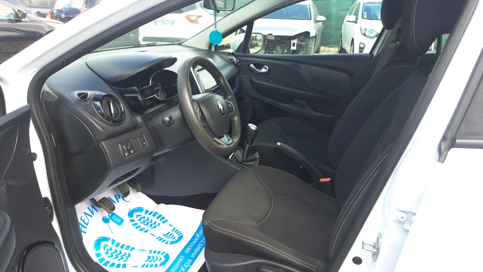 Renault Clio 1.5 DCI, снимка 9 - Автомобили и джипове - 54144624