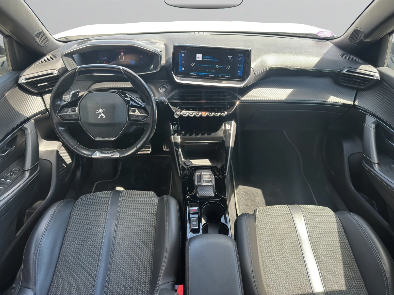 Peugeot 2008 GT 1.2 Puretech EAT8, снимка 10 - Автомобили и джипове - 54718809