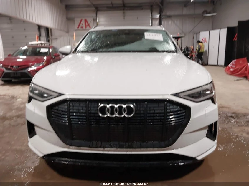 Audi E-Tron Premium Quattro, снимка 12 - Автомобили и джипове - 54874937