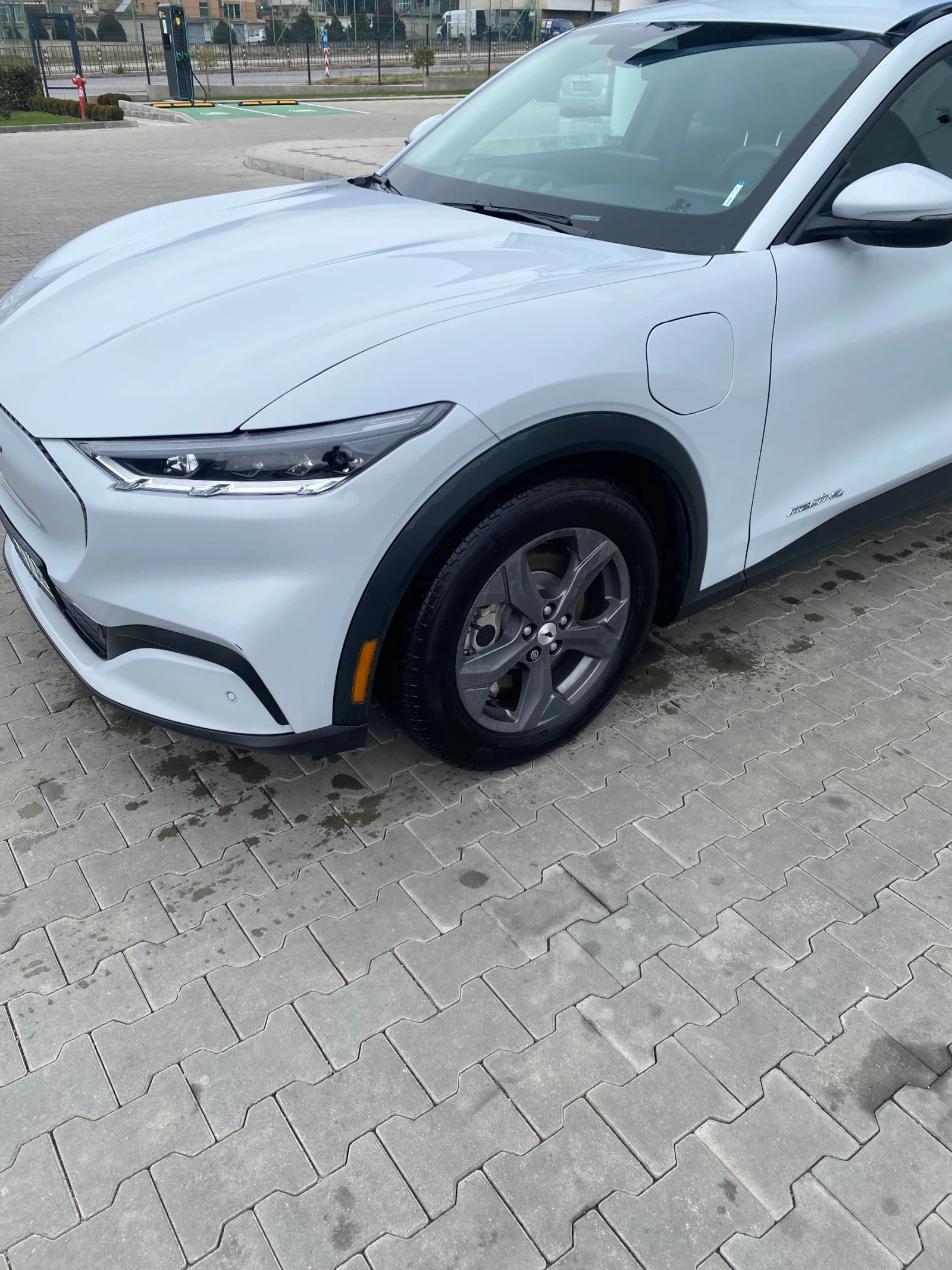 Ford Mustang Mach-E Awd, снимка 2 - Автомобили и джипове - 55184553