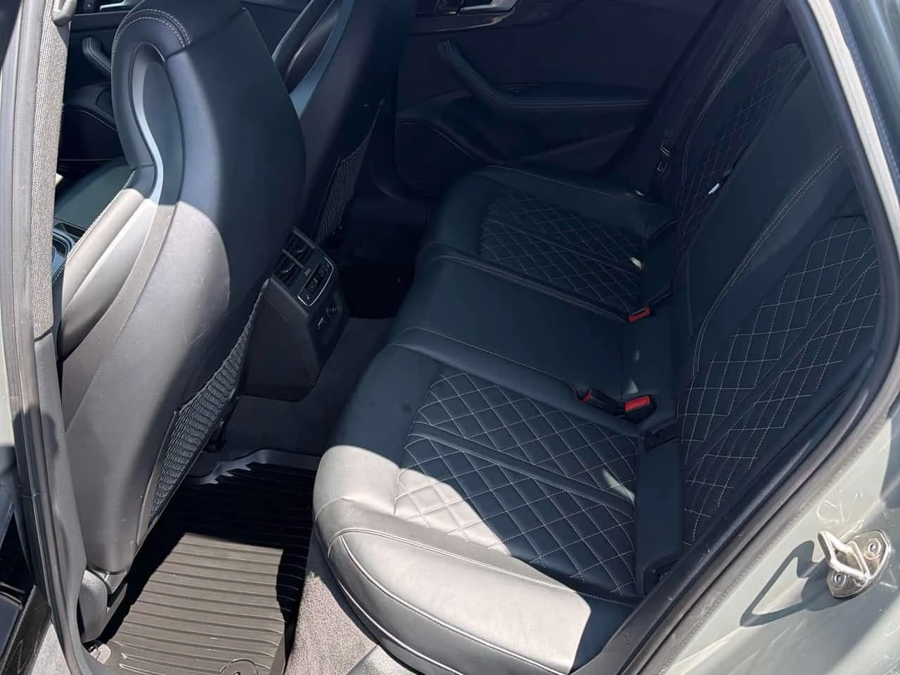 Audi S4 Technik | CARFAX | АВТОКРЕДИТ БЕЗ ПЪРВОНАЧАЛНА , снимка 11 - Автомобили и джипове - 55344076