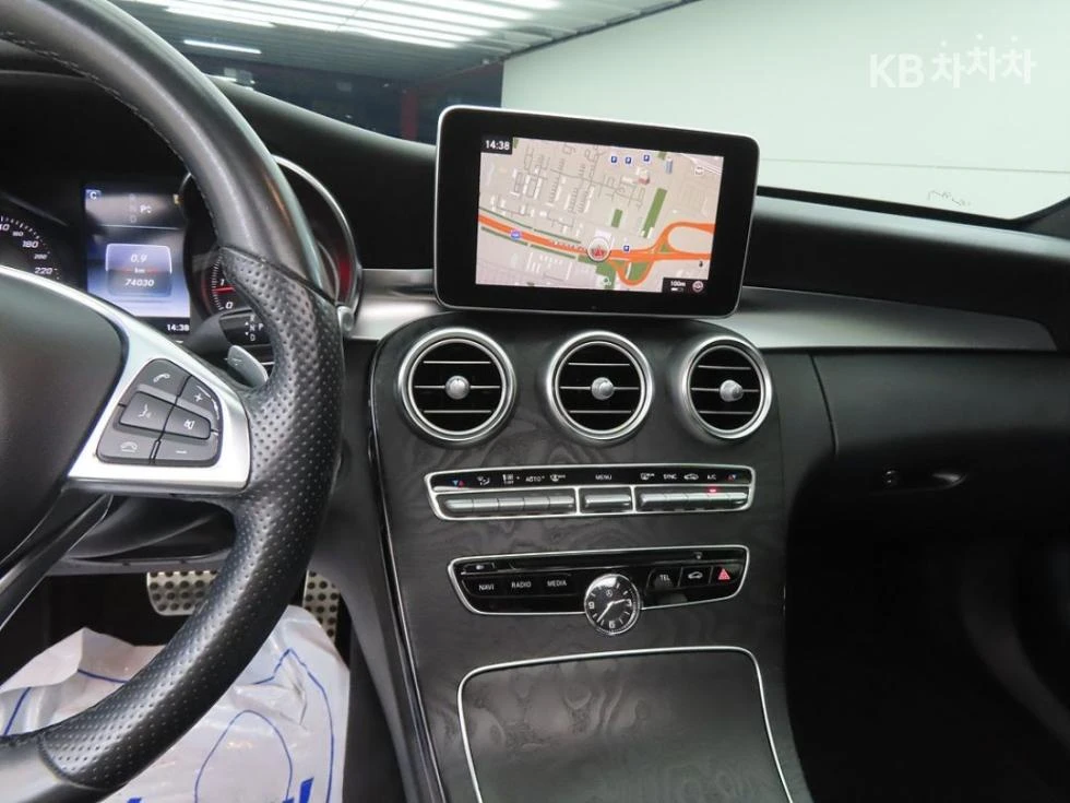 Mercedes-Benz C 200 AMG LINE PANORAMA/CAMERA/FULL, снимка 9 - Автомобили и джипове - 55428809