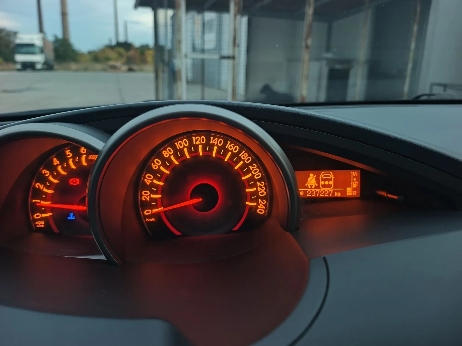 Toyota Verso 1.6 �� ��� | Mobile.bg � ����������� 13