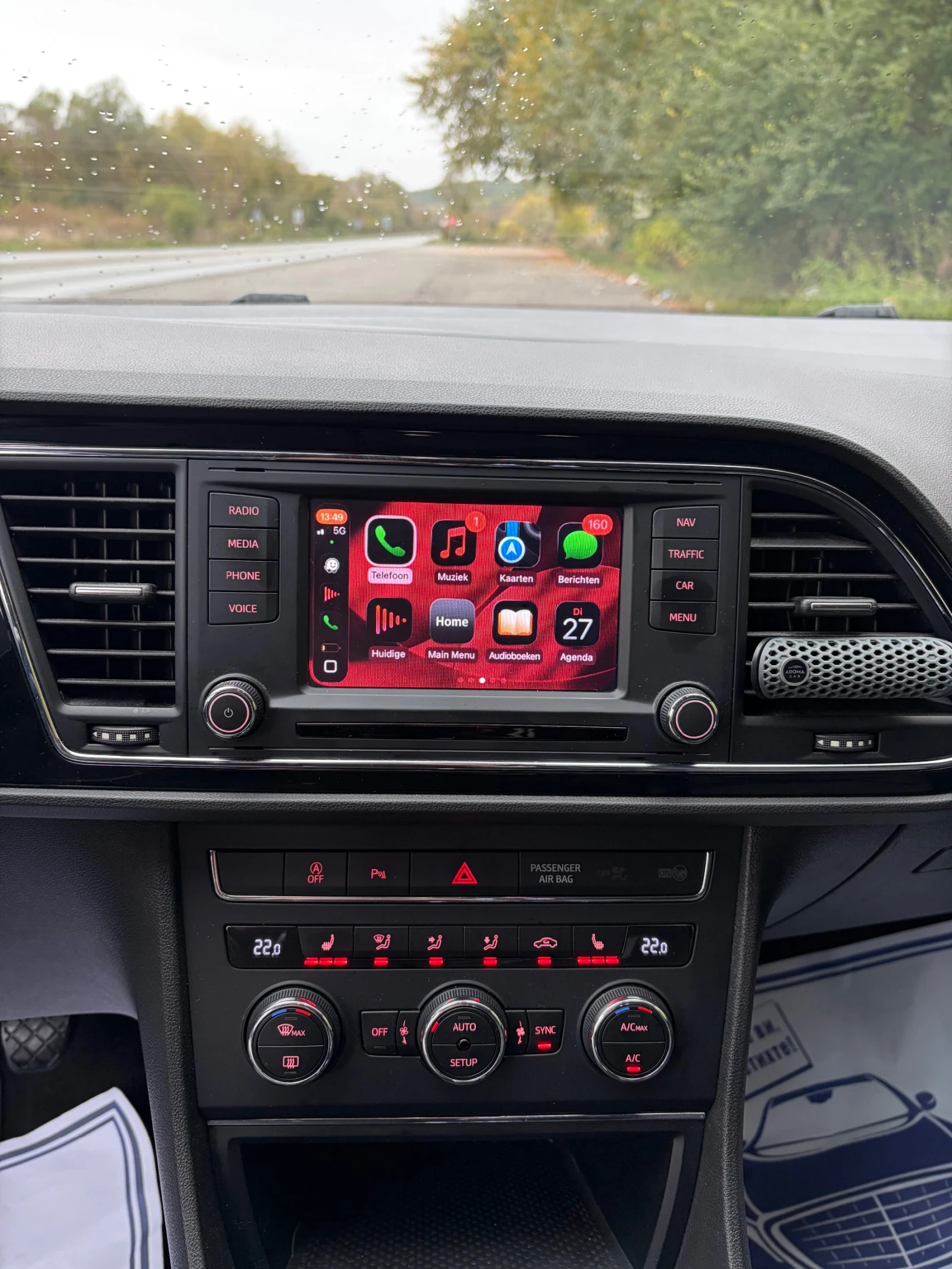 Seat Leon 1.6tdi FR, снимка 10 - Автомобили и джипове - 56683194