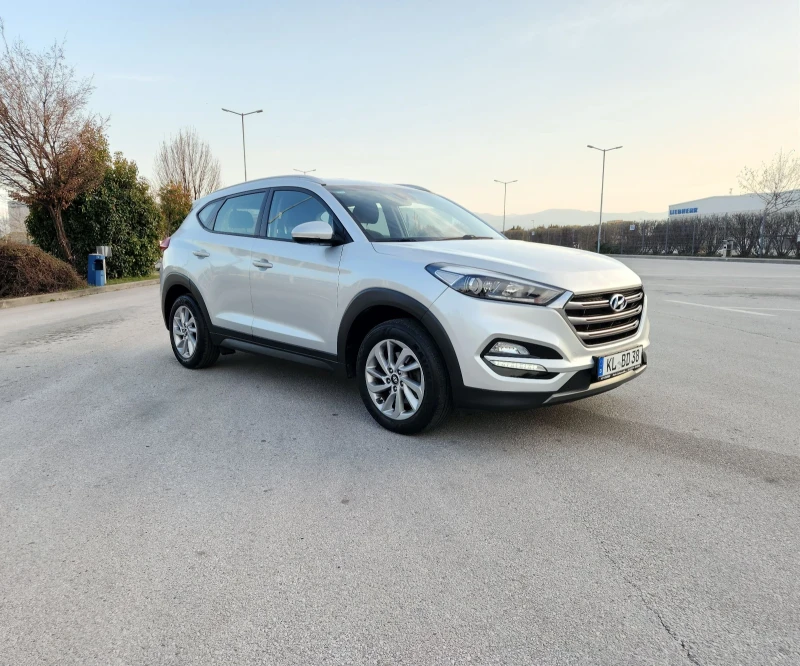 Hyundai Tucson 2.0 136кс Като Нова, снимка 1 - Автомобили и джипове - 49456270