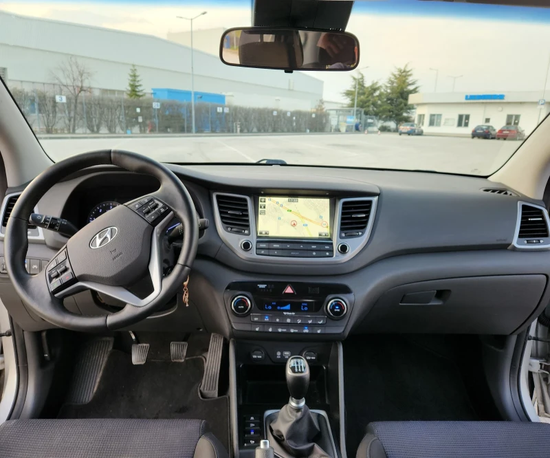 Hyundai Tucson 2.0 136кс Като Нова, снимка 11 - Автомобили и джипове - 49456270