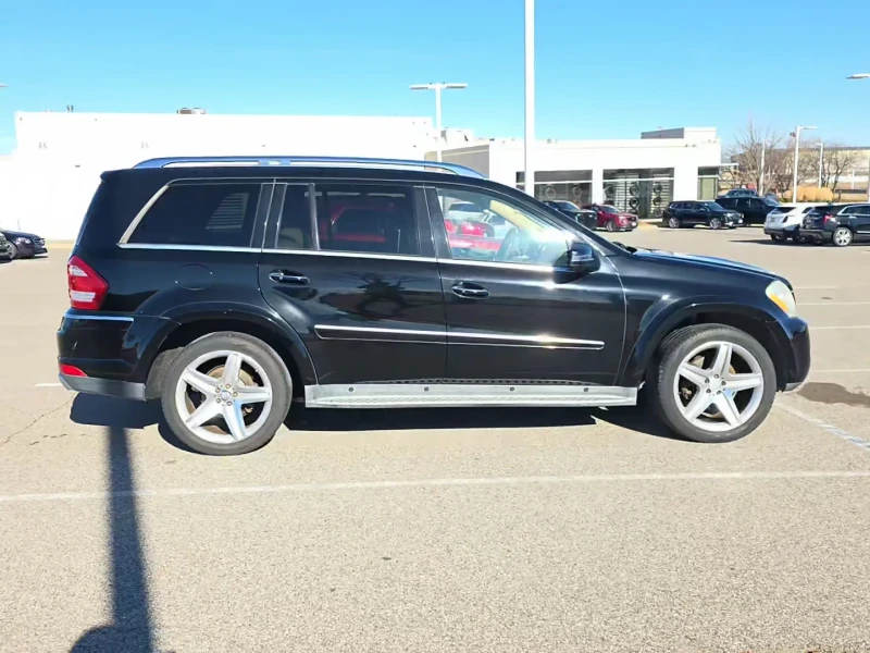Mercedes-Benz GL 550 5.5 4MATIC * ФИКСИРАНА ЦЕНА* , снимка 4 - Автомобили и джипове - 53099546