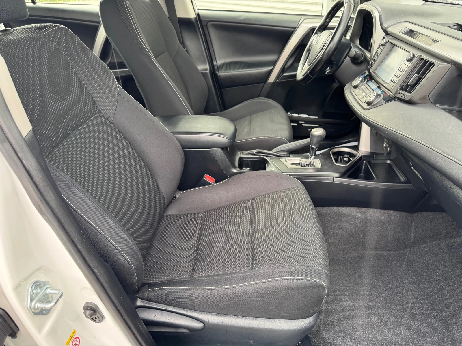 Toyota Rav4 2, 5i hybrid, ев.6D, 188ps, камера, авто, темпо, м - изображение 10