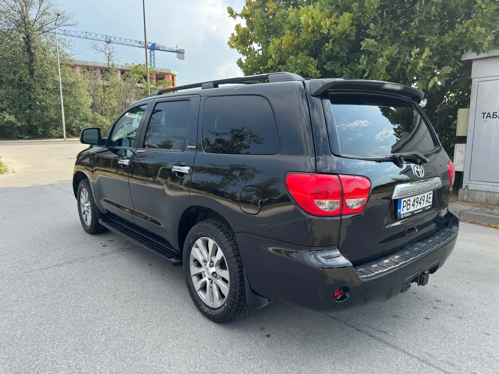 Toyota Sequoia Limited 5.7i V8 7+ 1 AWD LPG - изображение 5