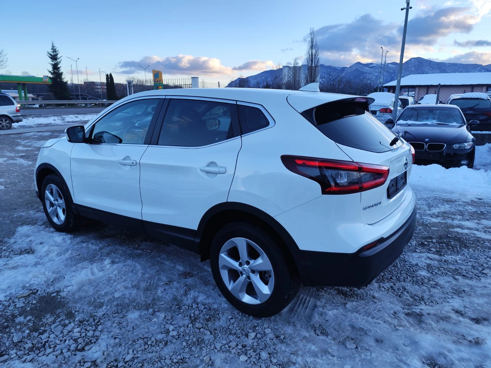 Nissan Qashqai 1.3 бензин Реални 27529 кл. - изображение 8