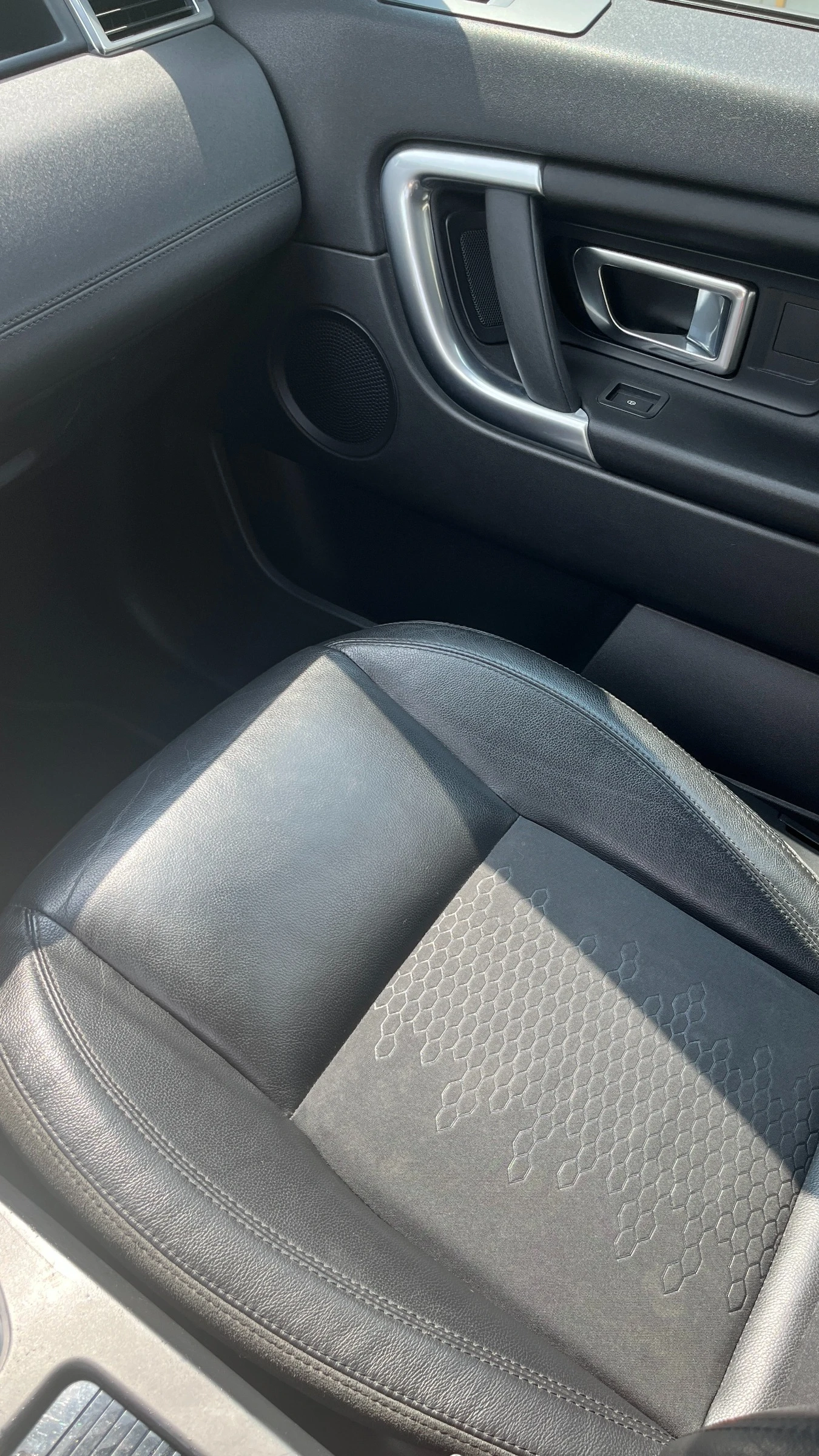 Land Rover Discovery Sport, снимка 14 - Автомобили и джипове - 55314311