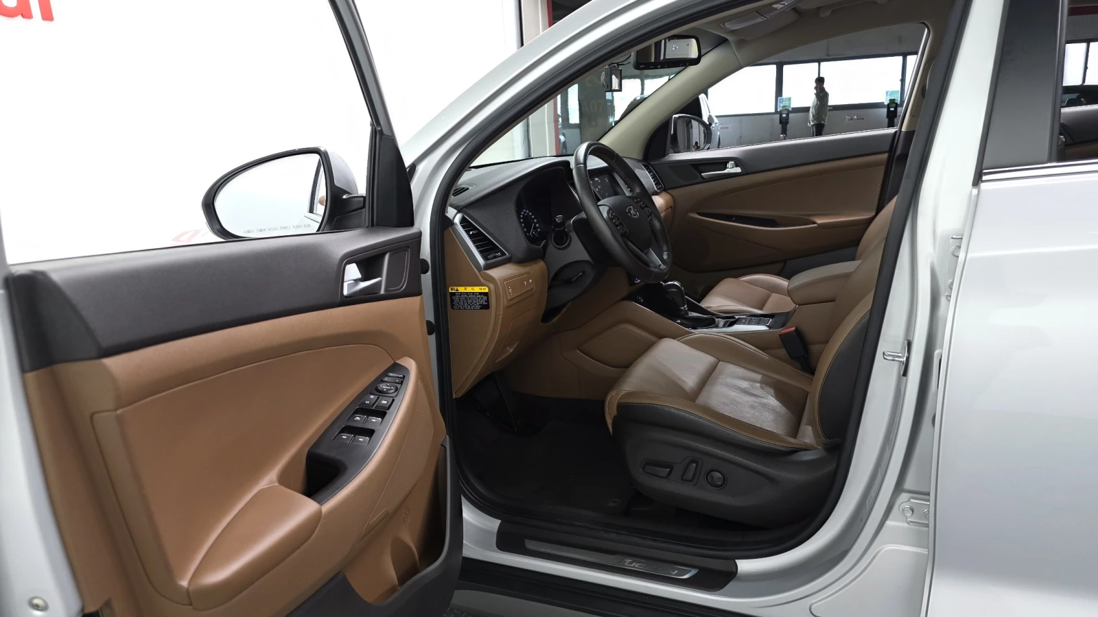 Hyundai Tucson 2.0 Premium ��. �������� ������ ����* encareu.com | Mobile.bg � ����������� 10