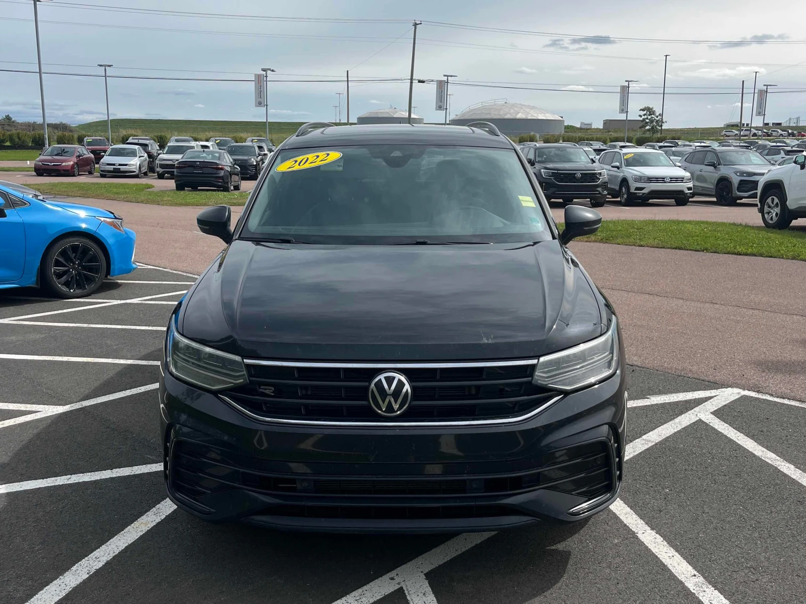 VW Tiguan * Black Edition * KEYLESS* Панорама, снимка 2 - Автомобили и джипове - 56018642