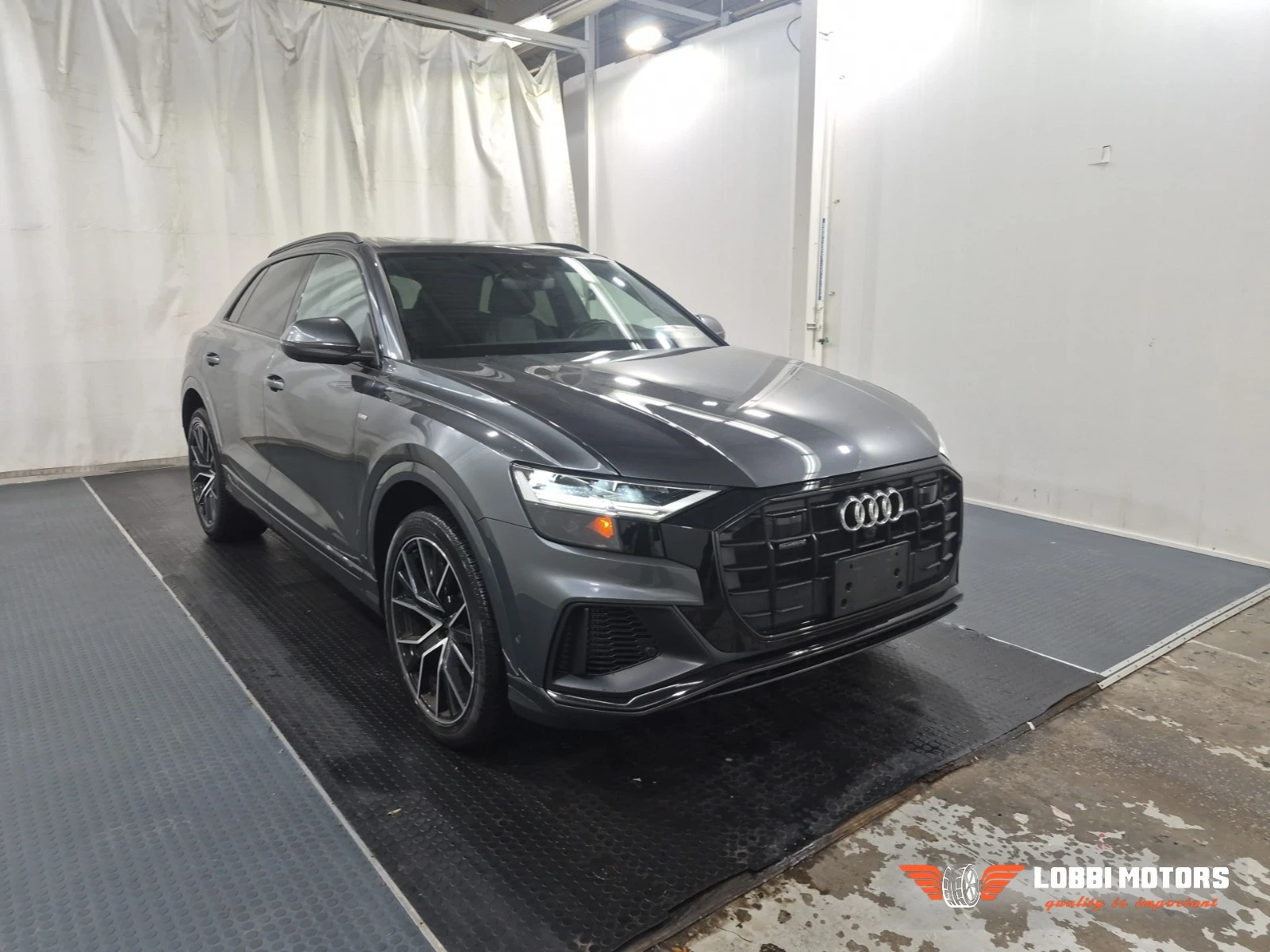 Audi Q8, снимка 2 - Автомобили и джипове - 56128958