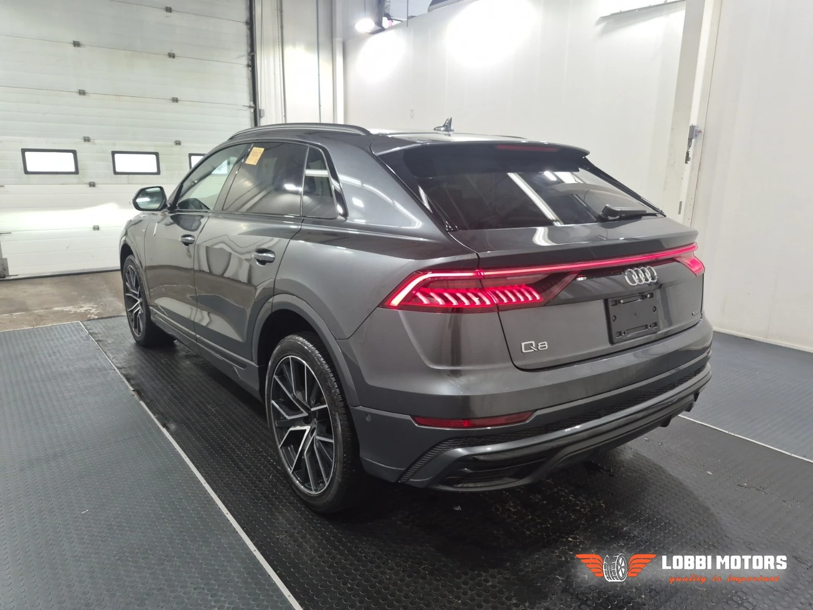 Audi Q8, снимка 4 - Автомобили и джипове - 56128958