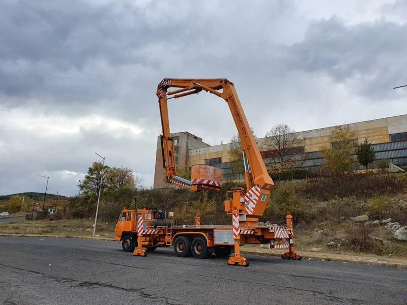 Други специализирани машини Друга BRONTO SKYLIFT 13/13-4, снимка 6 - Индустриална техника - 27029624