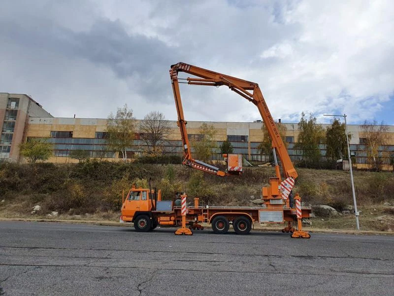 Други специализирани машини Друга BRONTO SKYLIFT 13/13-4, снимка 4 - Индустриална техника - 27029624