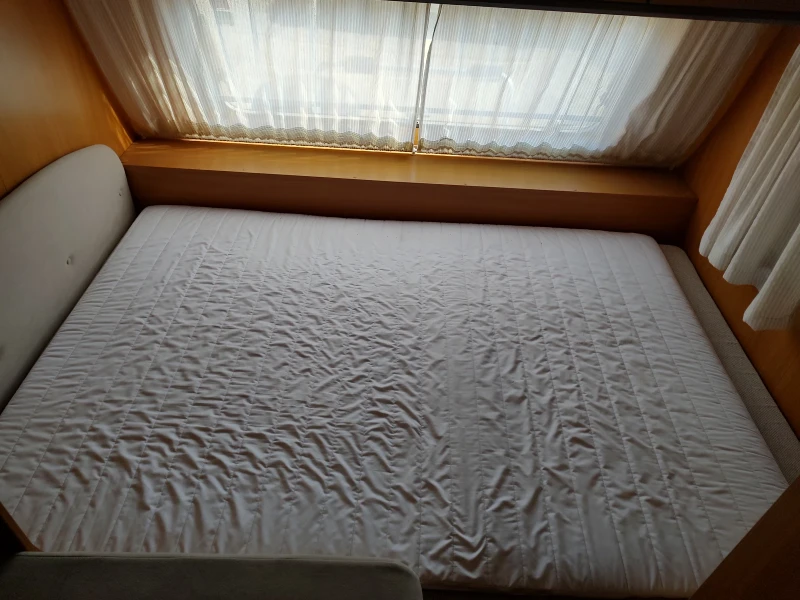 Каравана Burstner Premio, снимка 10 - Каравани и кемпери - 50008525