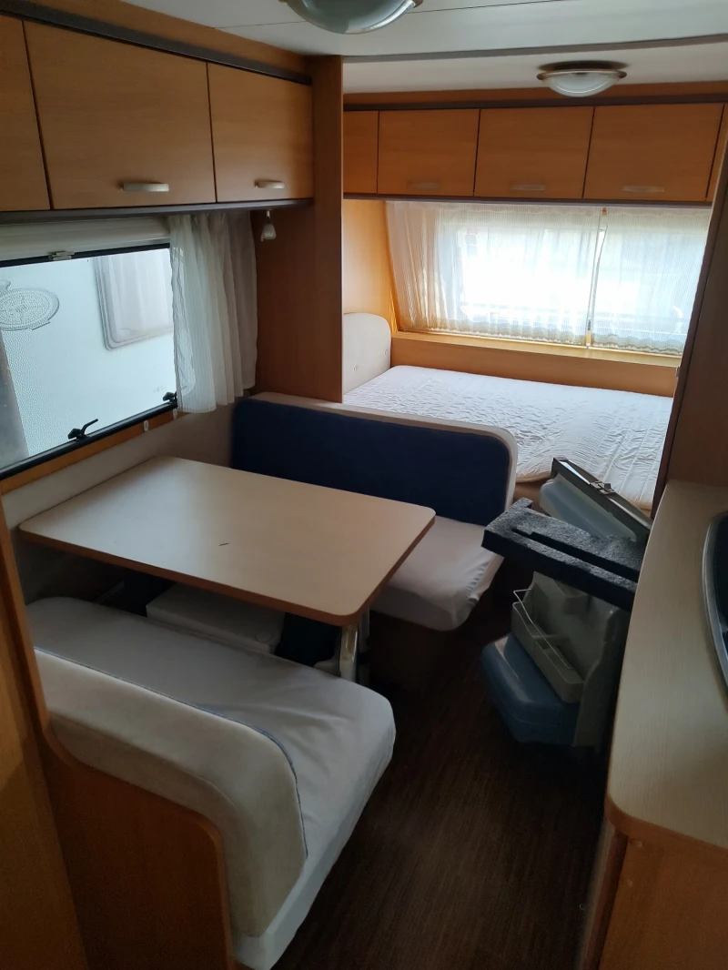 Каравана Burstner Premio, снимка 7 - Каравани и кемпери - 50008525