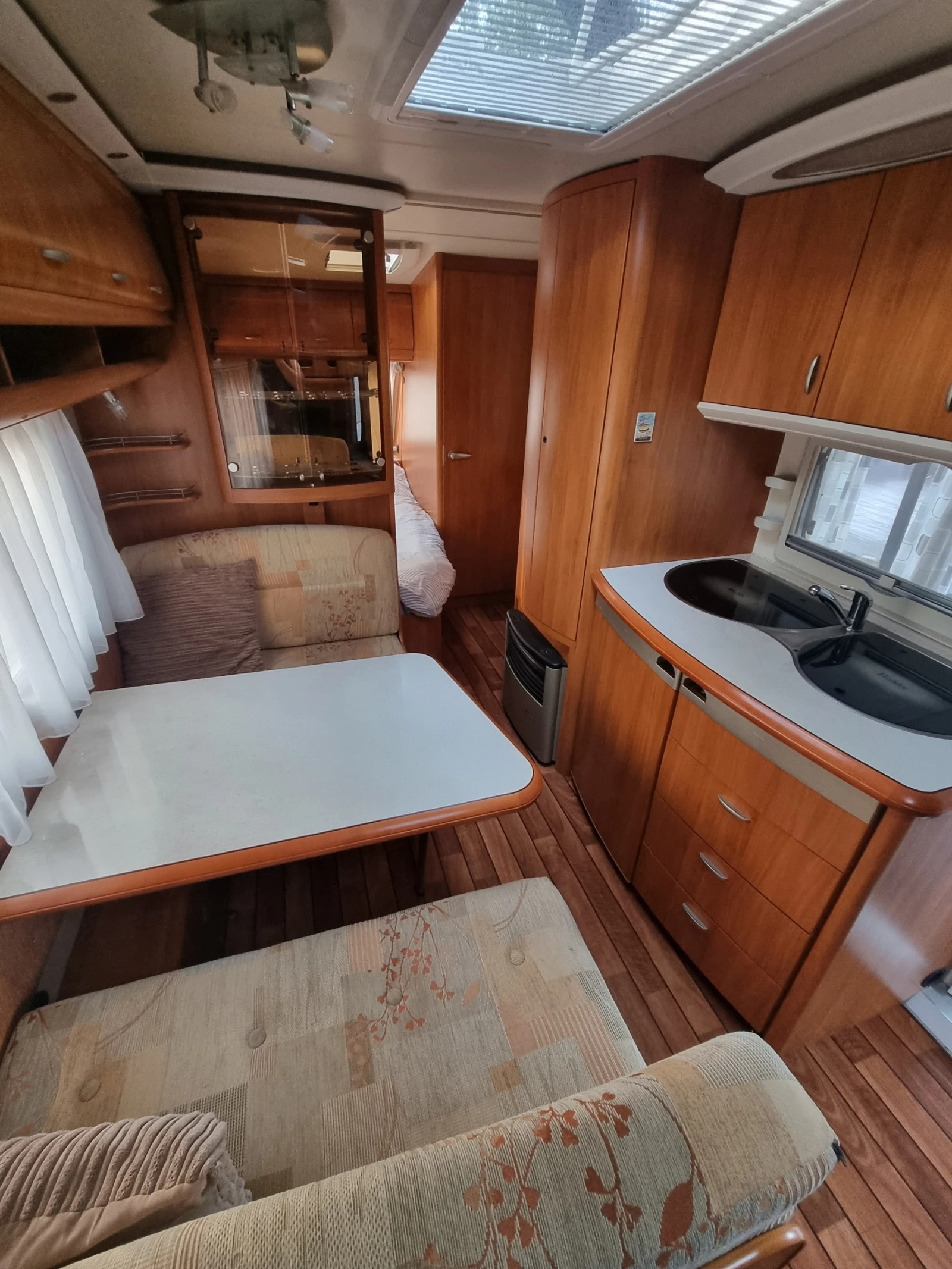 Каравана Hobby 500 KMFE, Фортсел, снимка 10 - Каравани и кемпери - 54206964