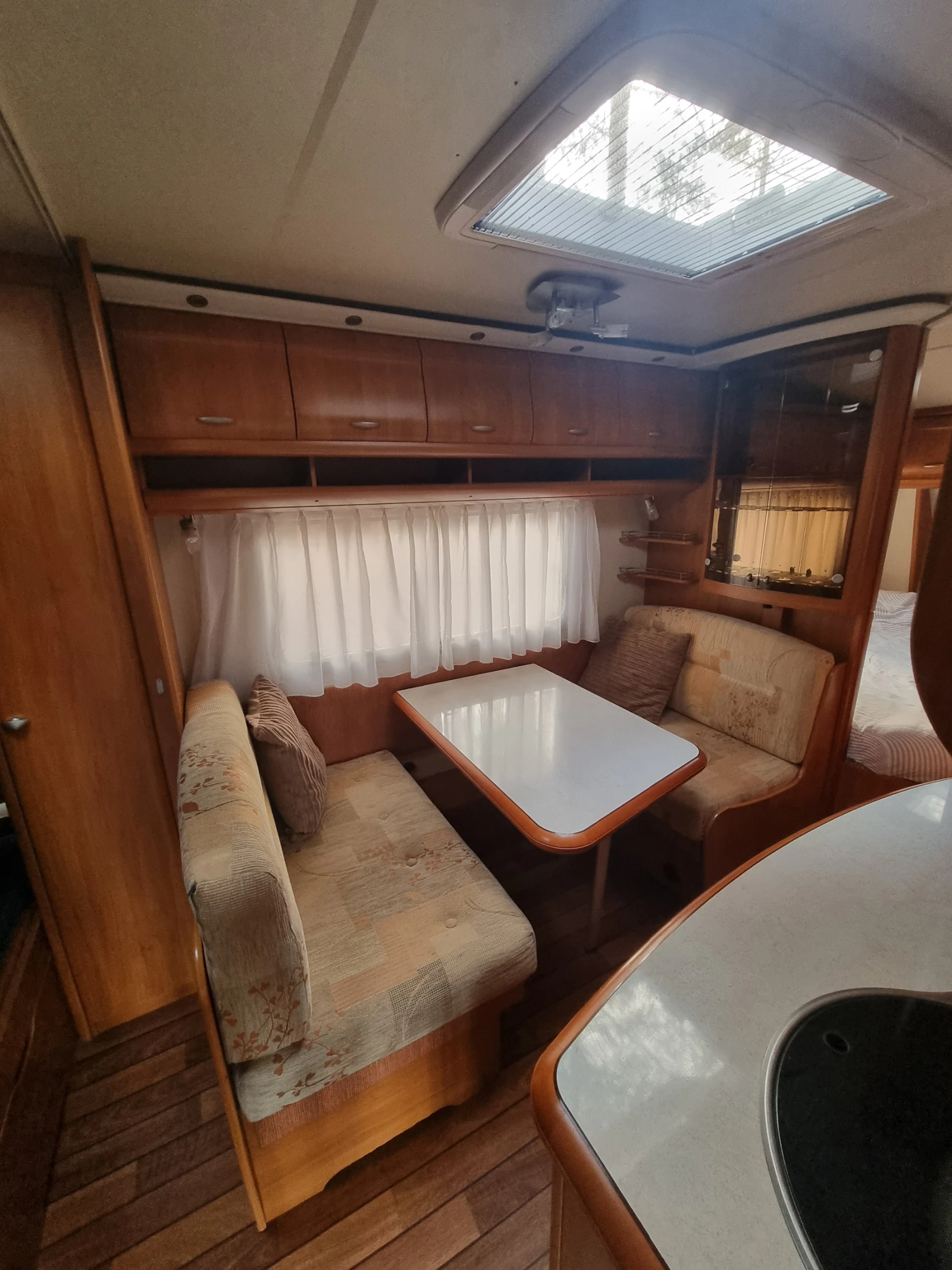 Каравана Hobby 500 KMFE, Фортсел, снимка 5 - Каравани и кемпери - 54206964