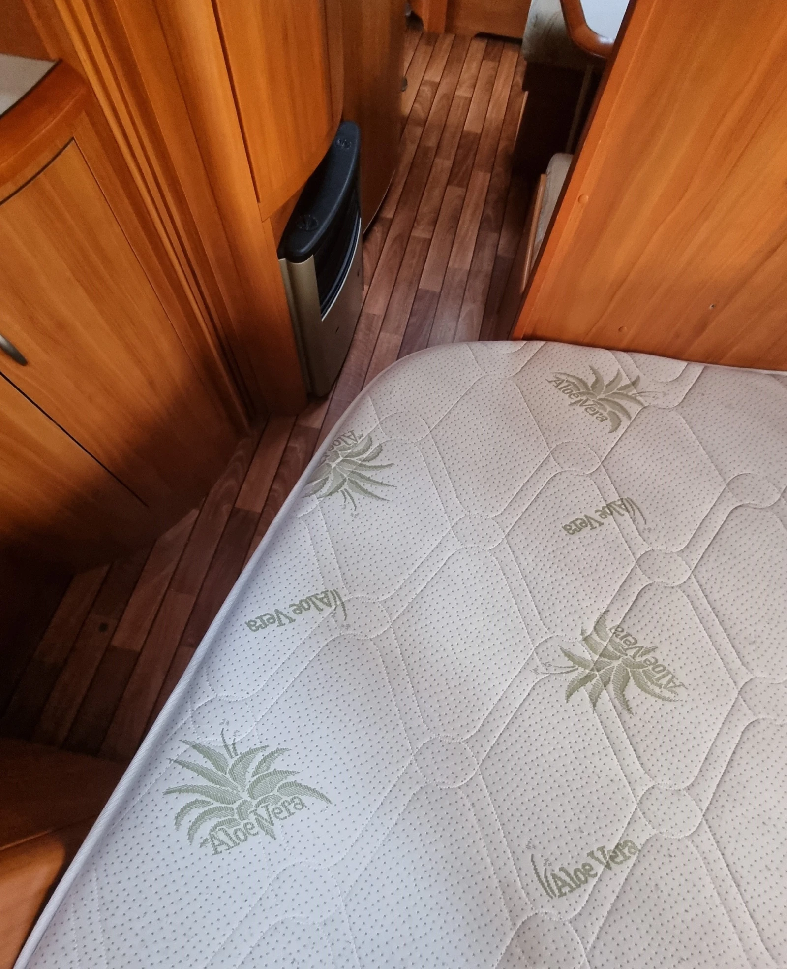 Каравана Hobby 500 KMFE, Фортсел, снимка 11 - Каравани и кемпери - 54206964