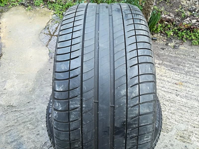 Гуми Летни 275/40R19, снимка 1 - Гуми и джанти - 20858038