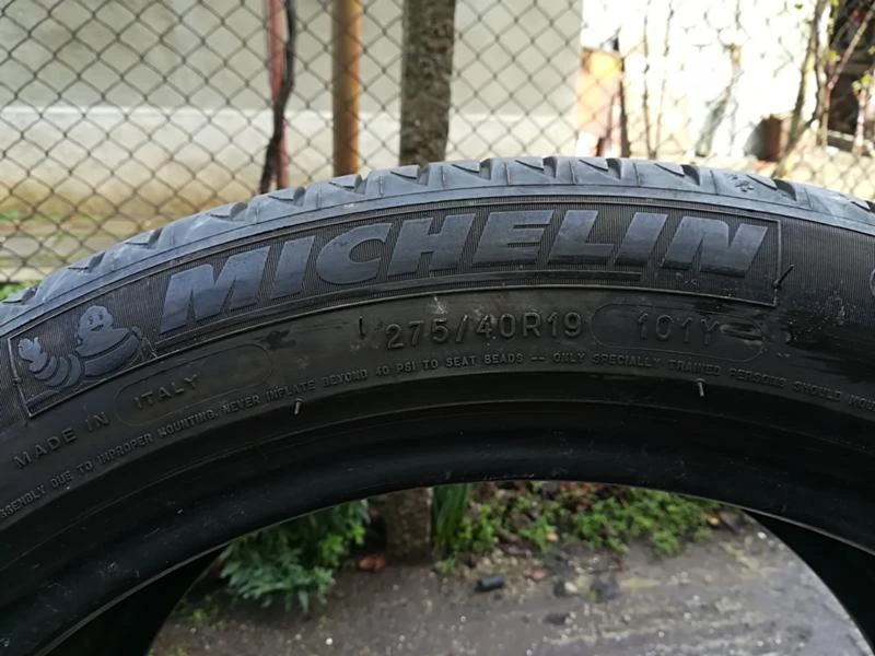 Гуми Летни 275/40R19, снимка 4 - Гуми и джанти - 20858038