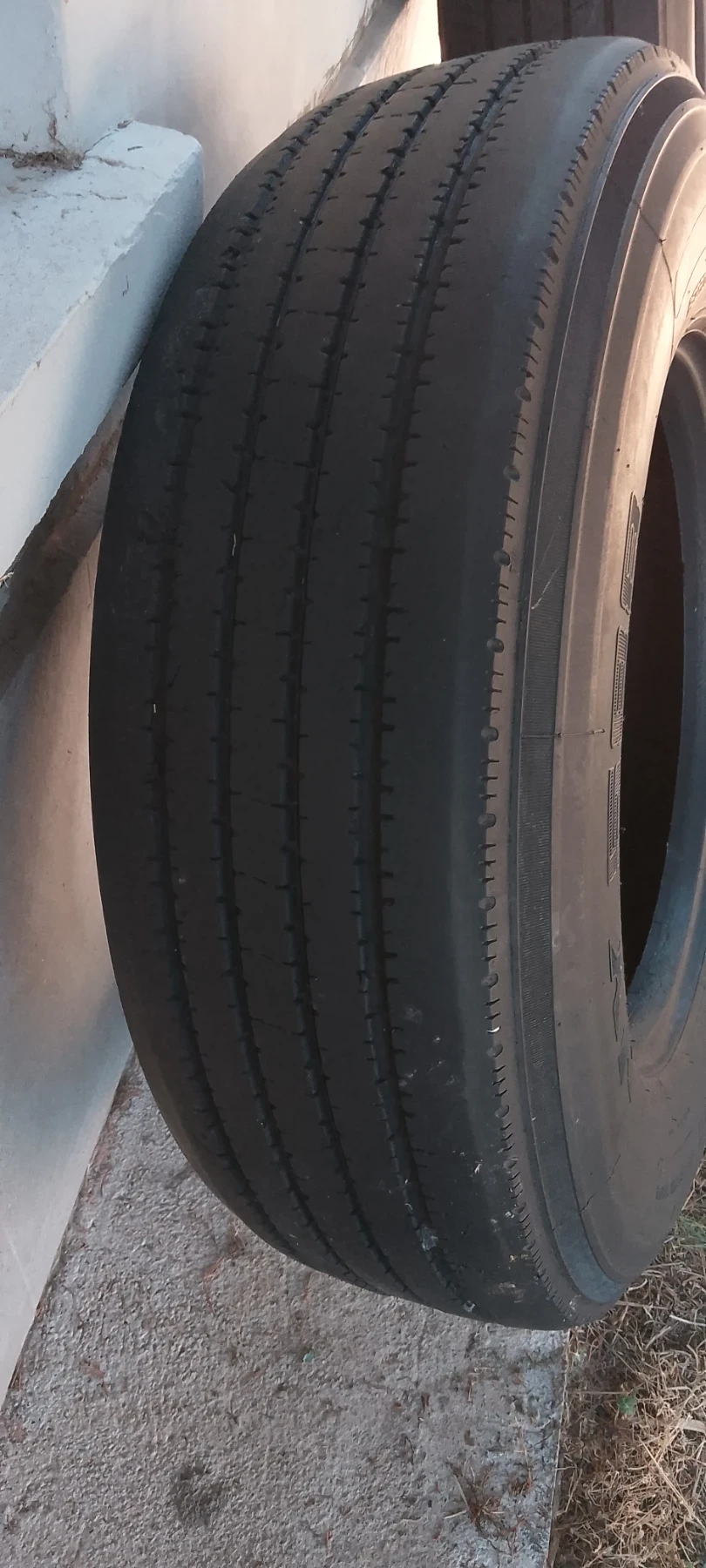 Гуми, снимка 11 - Гуми и джанти - 52970793