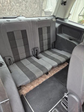 VW Touran 1.9 TDI 105kc 7Места, снимка 13