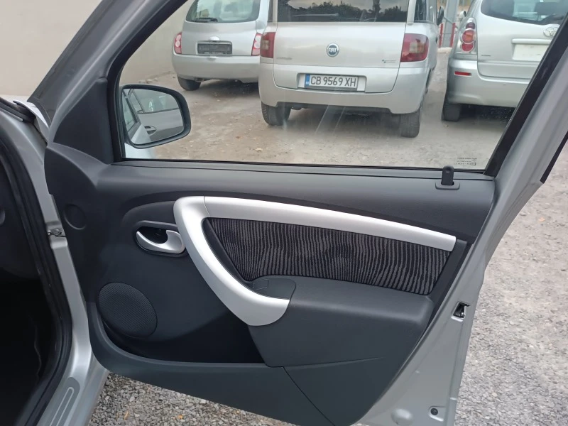 Dacia Sandero 1.4i 75kc/ГАЗ* КЛИМАТИК* , снимка 12 - Автомобили и джипове - 47177256