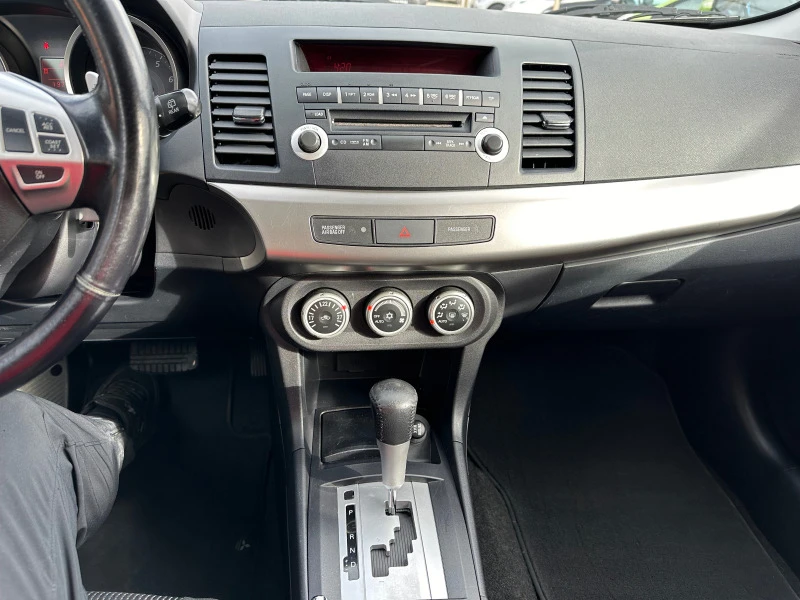 Mitsubishi Lancer 1.8I-143cc-AUTOMATIK, снимка 7 - Автомобили и джипове - 43714642