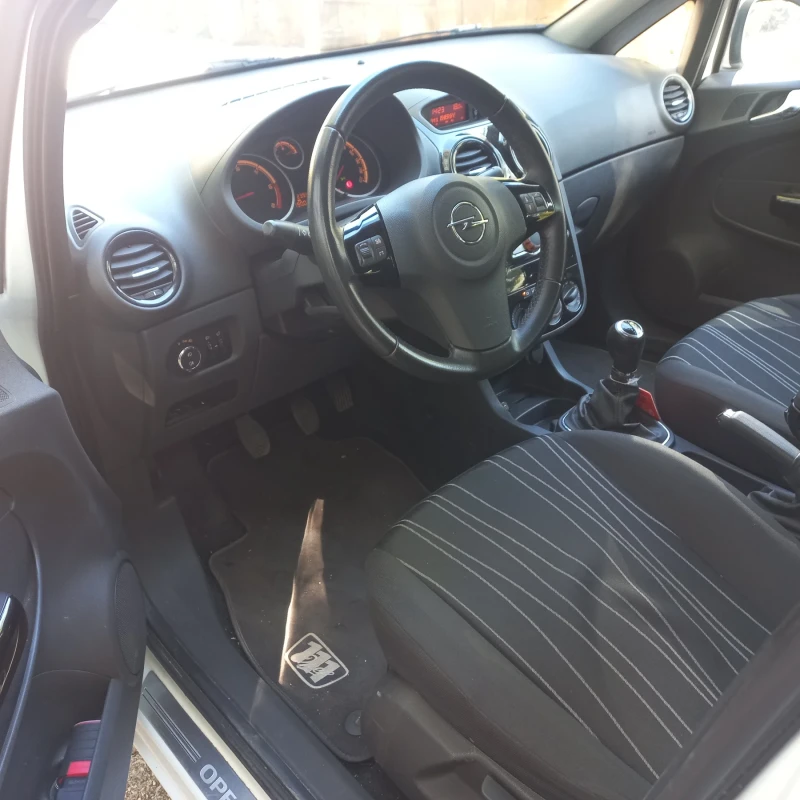 Opel Corsa 1.3cdti, снимка 9 - Автомобили и джипове - 47739516