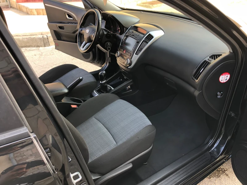 Kia Ceed 2.0i FACE ГАЗ , снимка 9 - Автомобили и джипове - 47761745