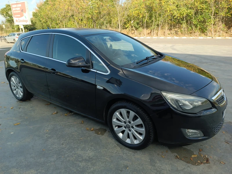 Opel Astra 2.0 CDTI, снимка 2 - Автомобили и джипове - 48741346