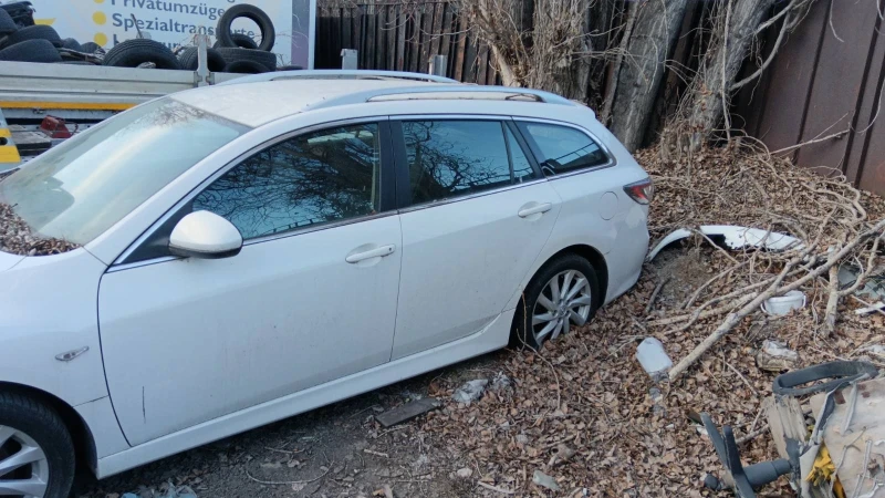 Mazda 6 2.2, снимка 4 - Автомобили и джипове - 49263511