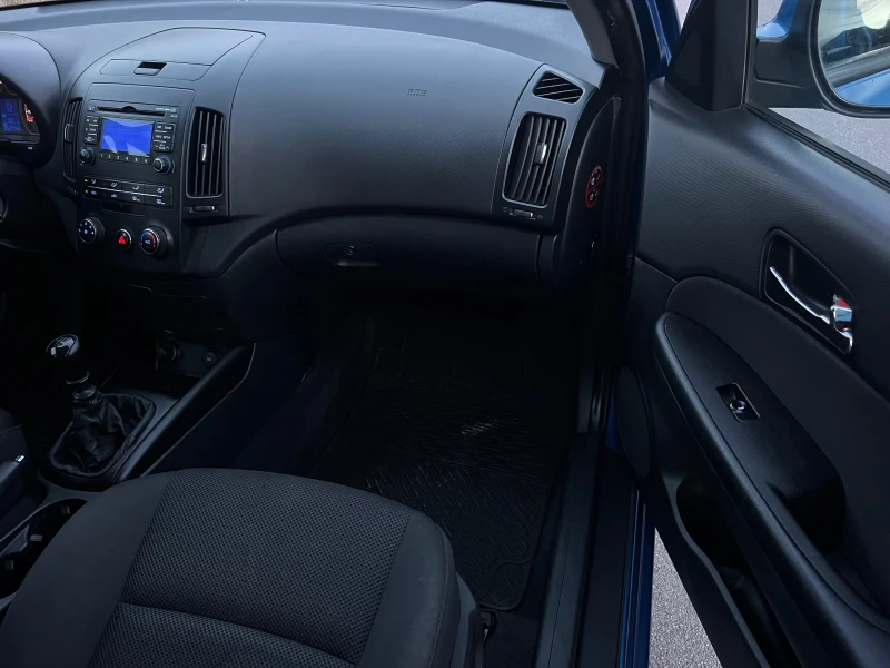 Hyundai I30 1.6CRDI KLIMATIK/UNIKAT, снимка 13 - Автомобили и джипове - 52268501