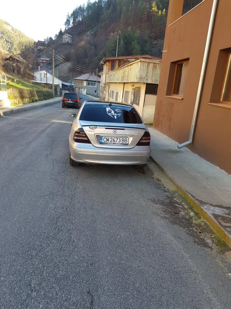 Mercedes-Benz C 200, снимка 5 - Автомобили и джипове - 53111270