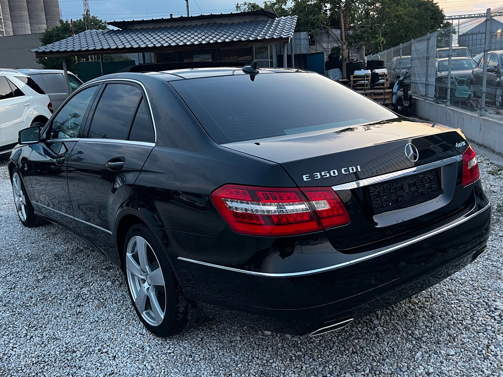 Mercedes-Benz E 350 CDI 4м 265к.с панорама - изображение 7