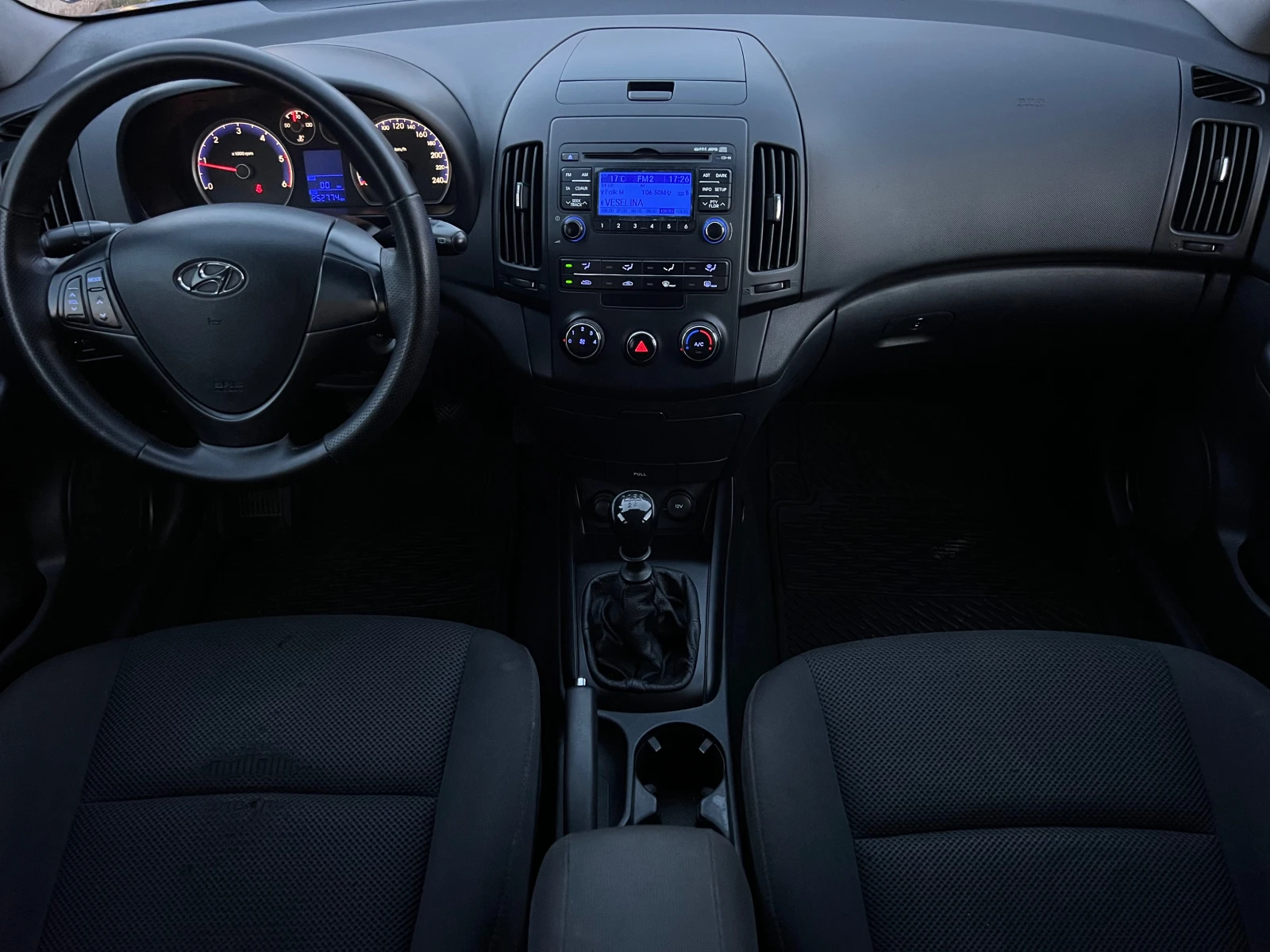 Hyundai I30 1.6CRDI KLIMATIK/UNIKAT - изображение 9