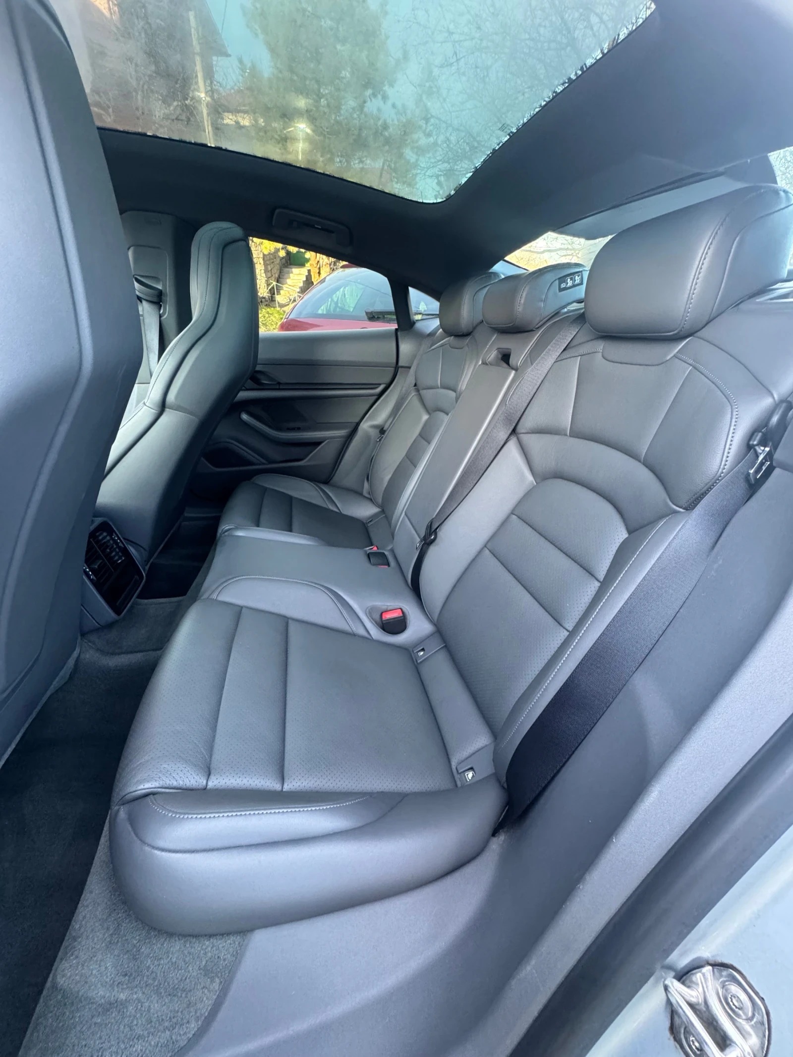 Porsche Taycan Chrono Pano FUll   | Mobile.bg   12