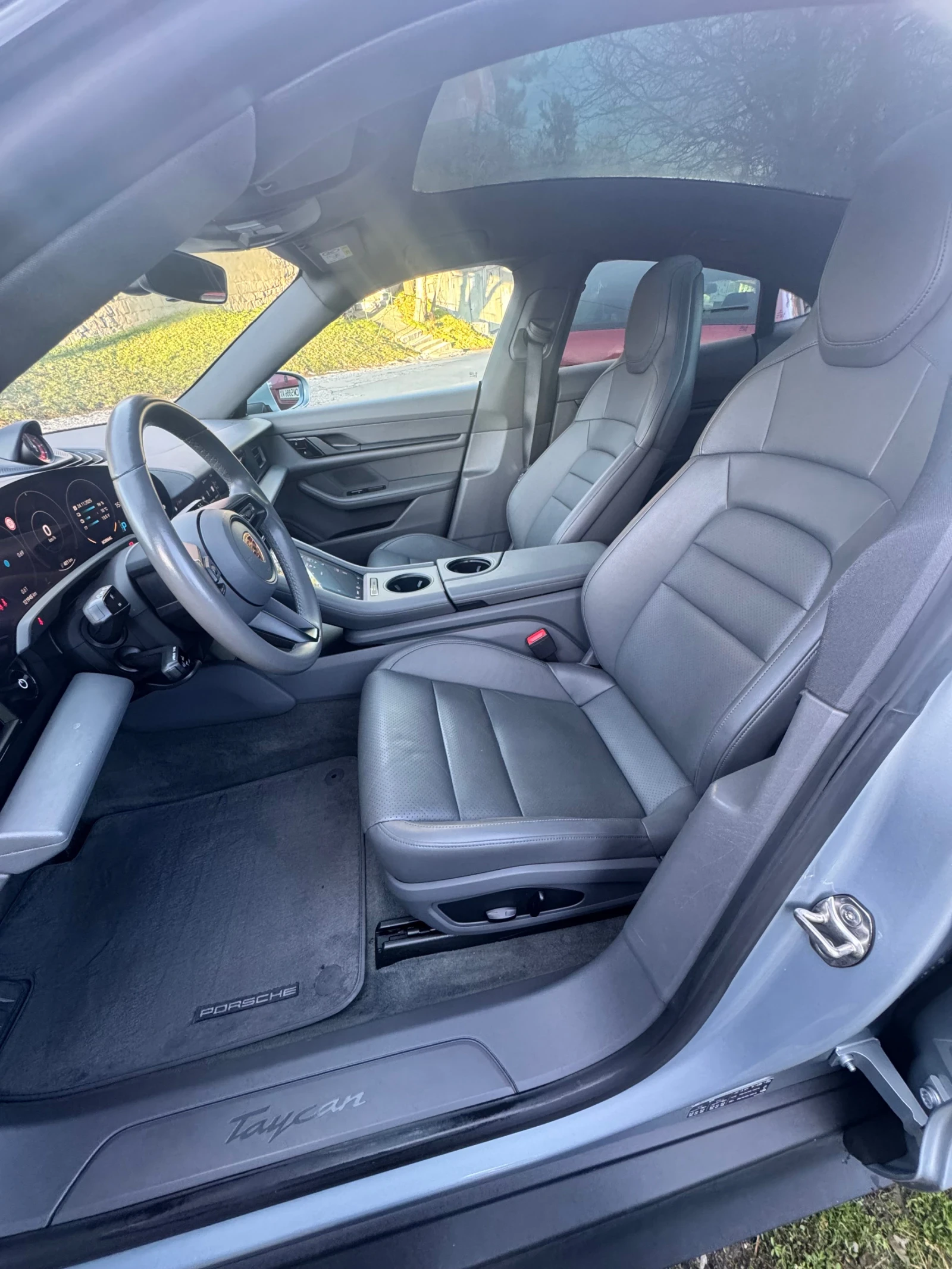 Porsche Taycan Chrono Pano FUll   | Mobile.bg   10