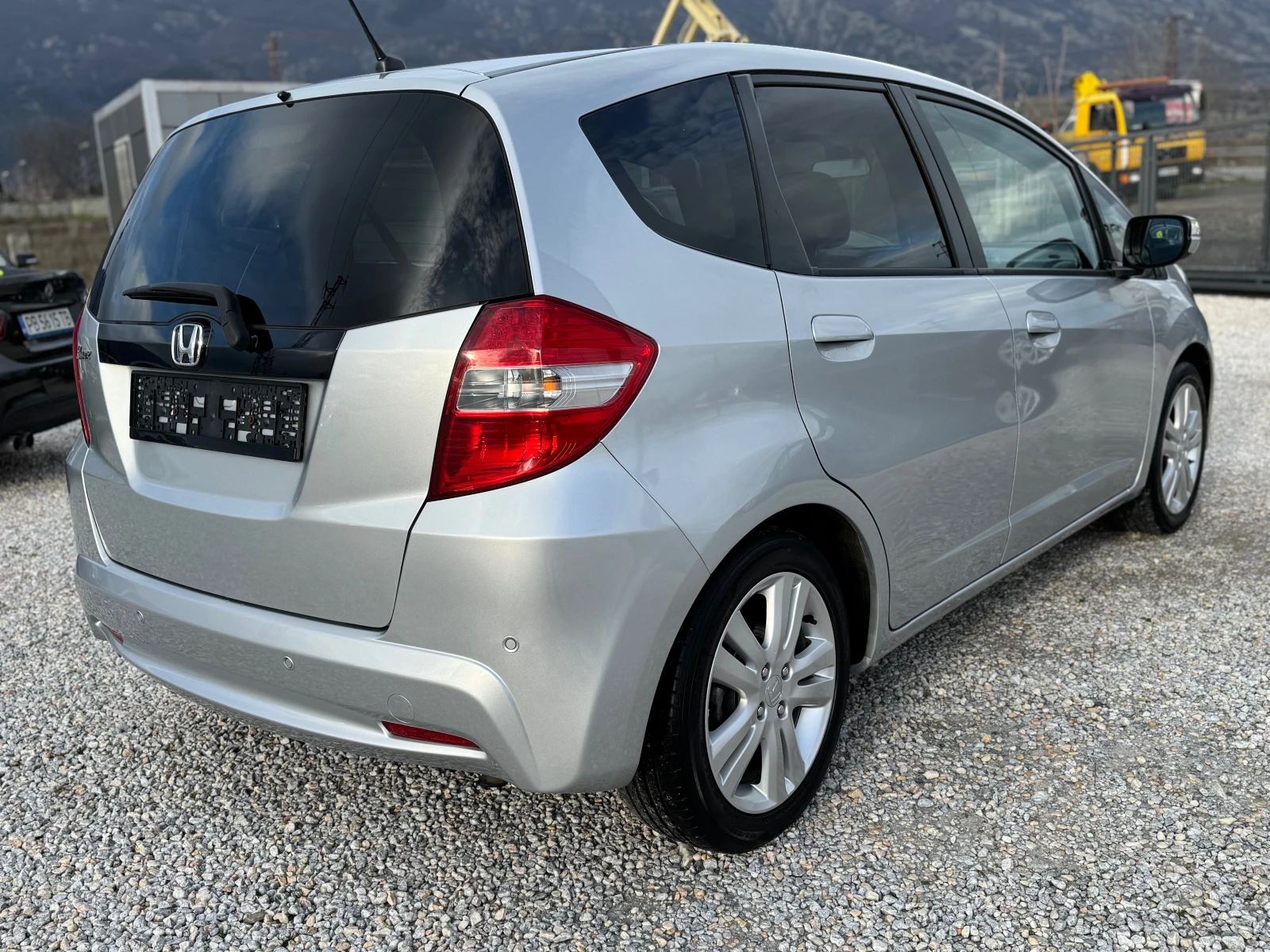 Honda Jazz 1.4 I-VTEC* Facelift* EURO5 - изображение 10