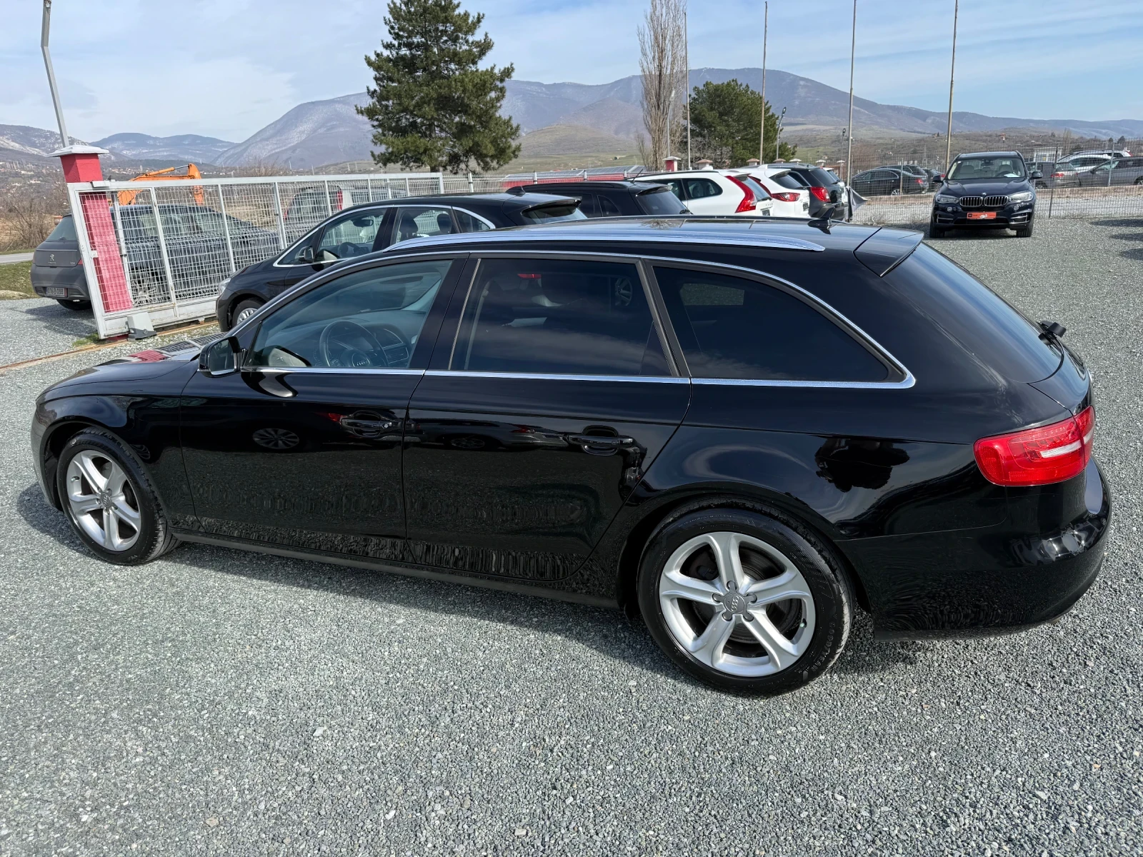 Audi A4 (KATO НОВА) - изображение 9